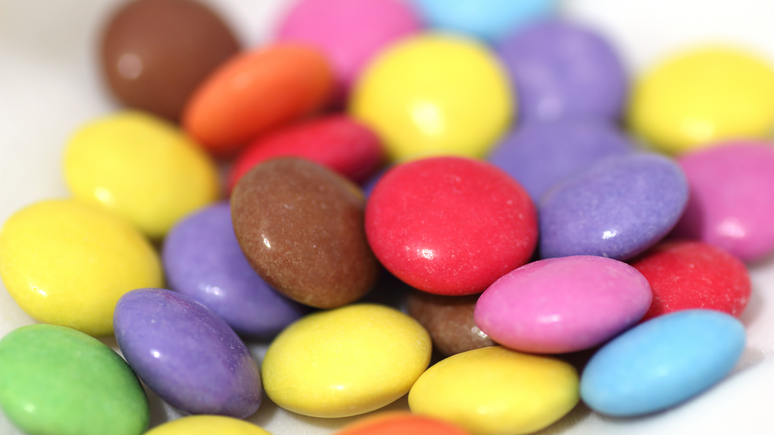 Os ultraprocessados s&atilde;o geralmente encontrados em embalagens e vendidos para o consumo ou preparo r&aacute;pido, como biscoitos recheados, salgadinhos, salsichas e macarr&atilde;o instant&acirc;neo