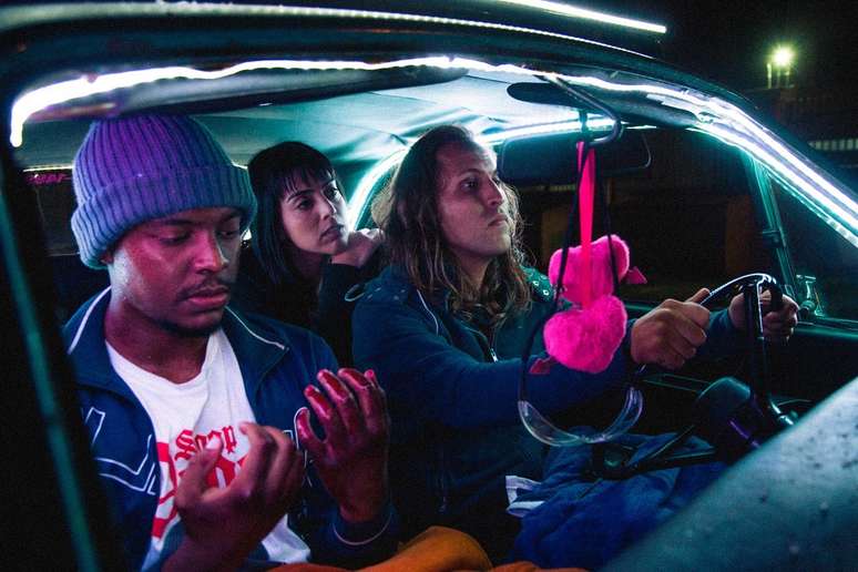 O trio principal de personagens inclui o ator negro Wawá Black: diversidade em uma Curitiba racista