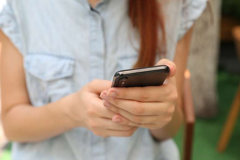 App espião no celular é a forma mais comum de perseguição digital