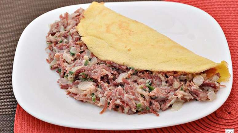 Omelete de mandioquinha com carne-seca