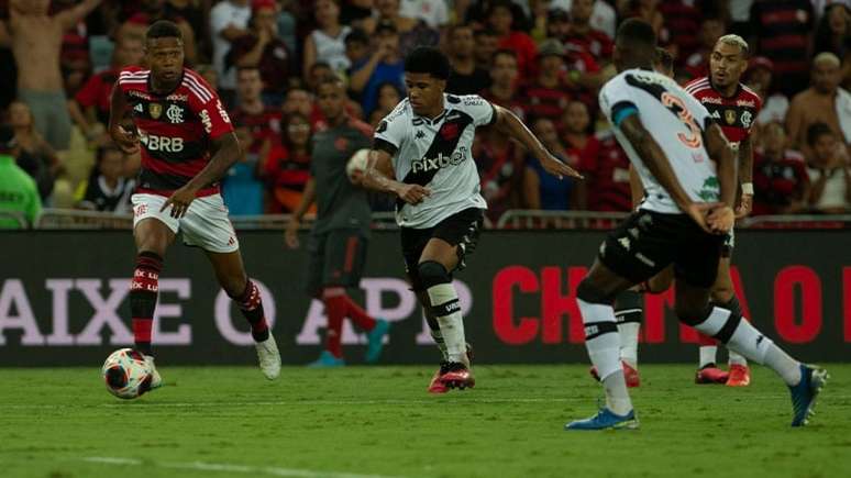 Flamengo perdeu para o Vasco, neste domingo (Armando Paiva/LANCE!)