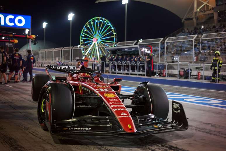 Leclerc tentou, mas não bateu as Red Bull. Guardar um jogo de pneus vai adiantar?