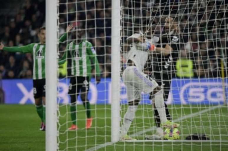 Vini Jr had a problem with Bravo in the match against Betis (CRISTINA QUICLER / AFP) Vini Jr had a problem with Bravo in the match against Betis (CRISTINA QUICLER / AFP)