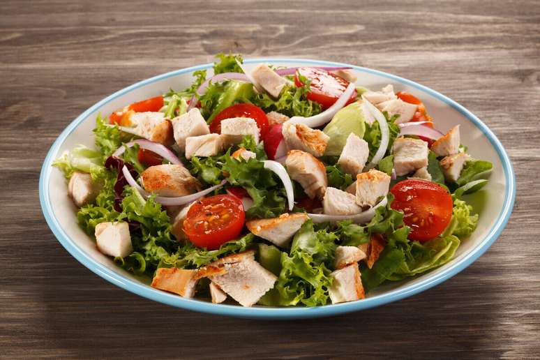 Salada de alface com frango 