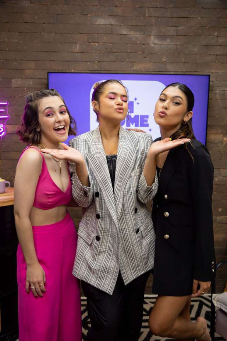 Klara Castanho, Maisa and Fernanda Concon at the recording of the first episode of 'Sem Nome Pod'.