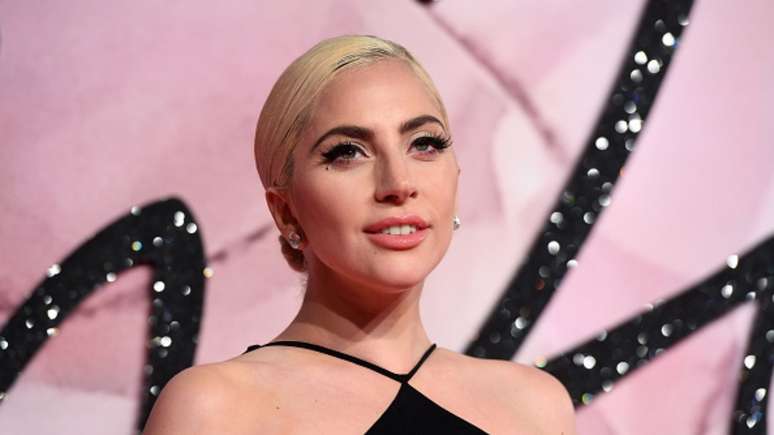 Lady Gaga revela que quer viver "uma vida de solidão"