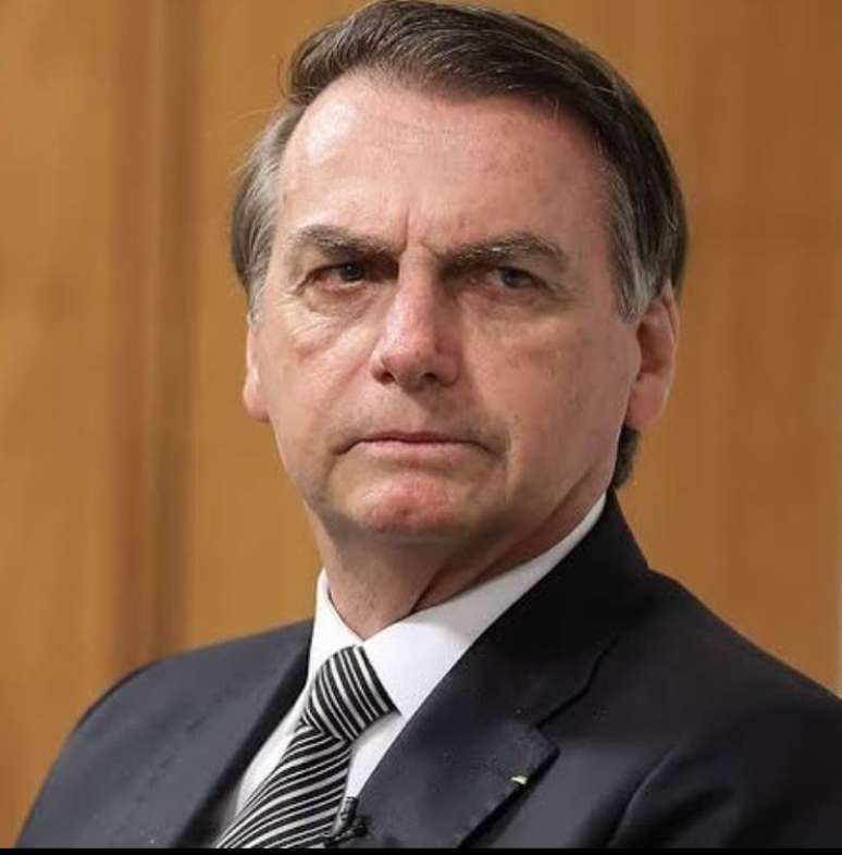 Bolsonaro diz a TV que ficou com segundo pacote de joias da Arábia Saudita