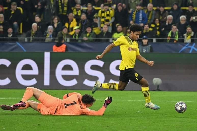 No jogo de ida, Dortmund derrotou o Chelsea na Champions League (Foto: INA FASSBENDER / AFP)