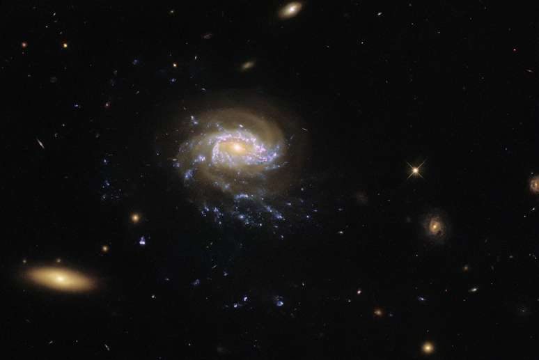 Galáxia com "tentáculos" surpreendeu cientistas da Nasa