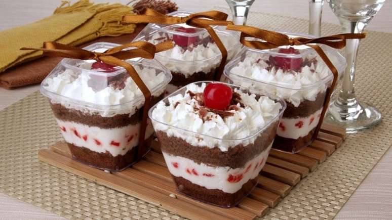 Bolo no pote floresta negra