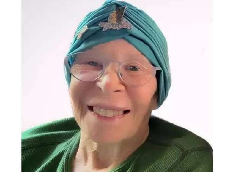 A cantora Rita Lee, em foto durante tratamento de câncer