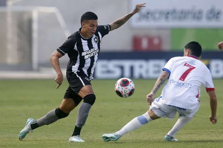 Carlos Alberto luta para oscilação acabar (Vítor Silva/Botafogo)