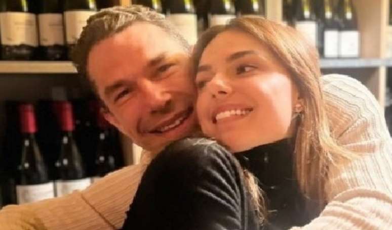 Isis Valverde e Marcus Buaiz já assumiram romance para os familiares.