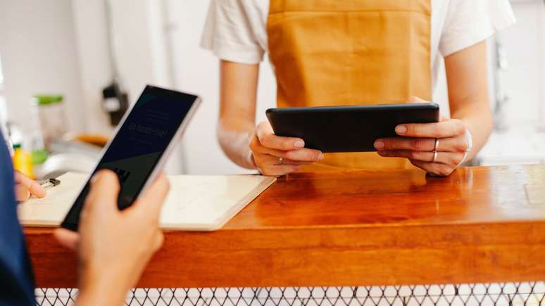Excessive cell phone use: Reflexes ranging from psychological, neurological, spinal and even intestinal issues
