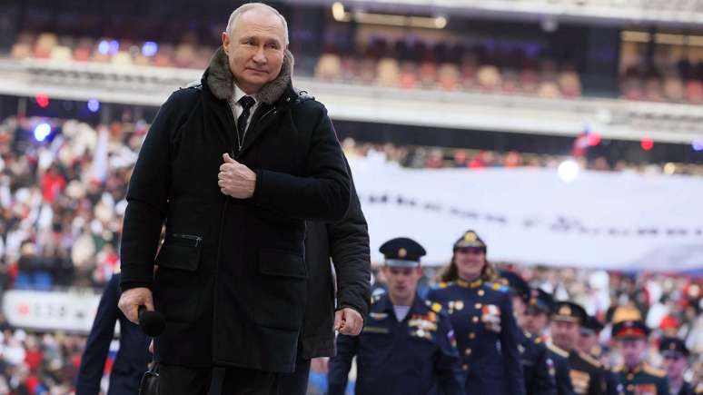 Putin participou em fevereiro de evento com a presença de soldados que estiveram na linha de frente da guerra na Ucrânia, mostrando que não planeja recuar do conflito