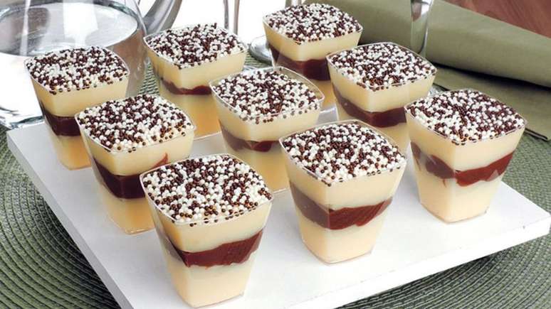 Casadinho de leite em p&oacute; no copinho