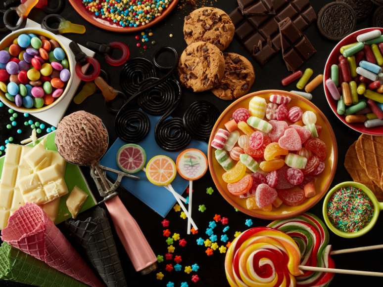 It is not recommended to eat everything without restrictions on just one day of the week. 