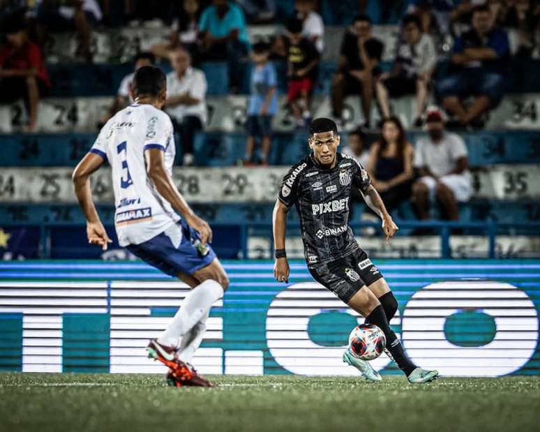 Flamengo quer comprar 70: entenda a divisão dos direitos econômicos entre Santos e Ângelo