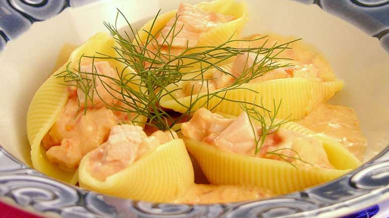 Conchiglione com salm&atilde;o