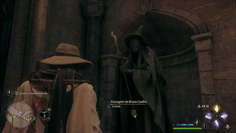 Estátua da Bruxa Caolha em Hogwarts Legacy tem a passagem secreta dos livros