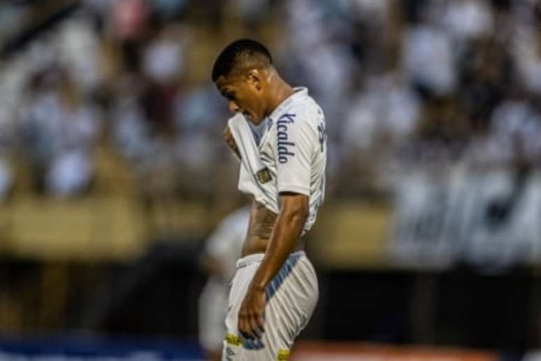 Ângelo não vive bom momento na Vila Belmiro (Foto: Divulgação/Santos)