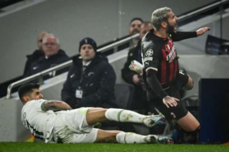 Milan empata com o Tottenham e volta às quartas da Champions