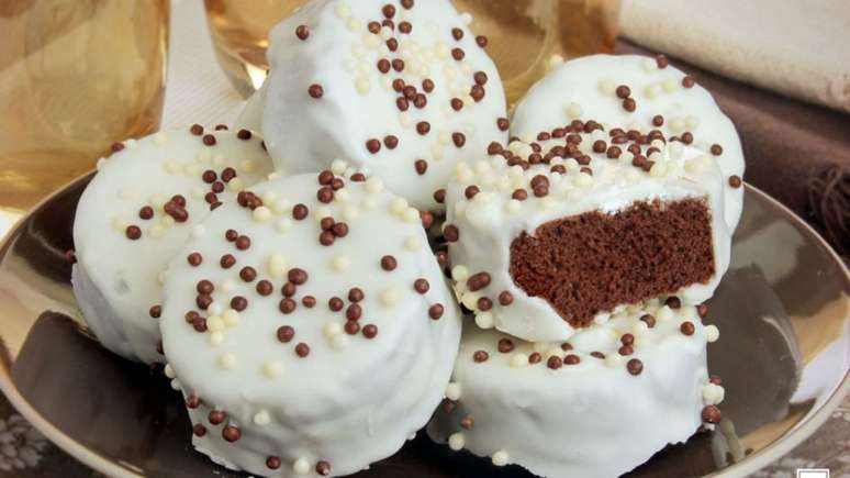 P&atilde;o de mel com chocolate branco