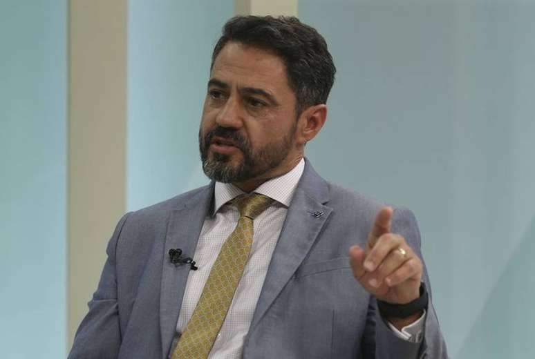 Julio Cesar Vieira Gomes, ex-chefe da Receita, disse que processo de retirar joias apreendidas na alfândega "ainda estava em análise"