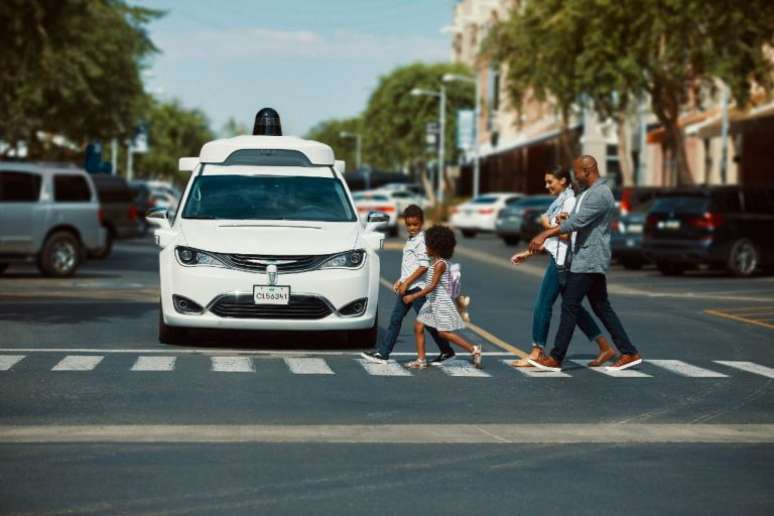 Amanhã, acontece a primeira corrida de carros autônomos - Olhar