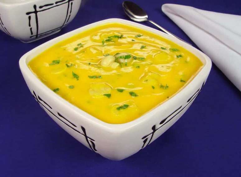 Caldinho de cenoura com gengibre e champignon