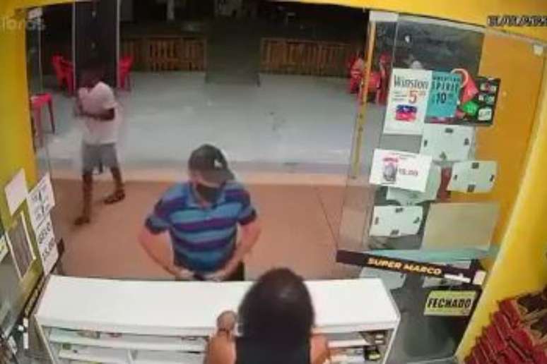 Homem tentou assaltar loja usando pistola de cola quente