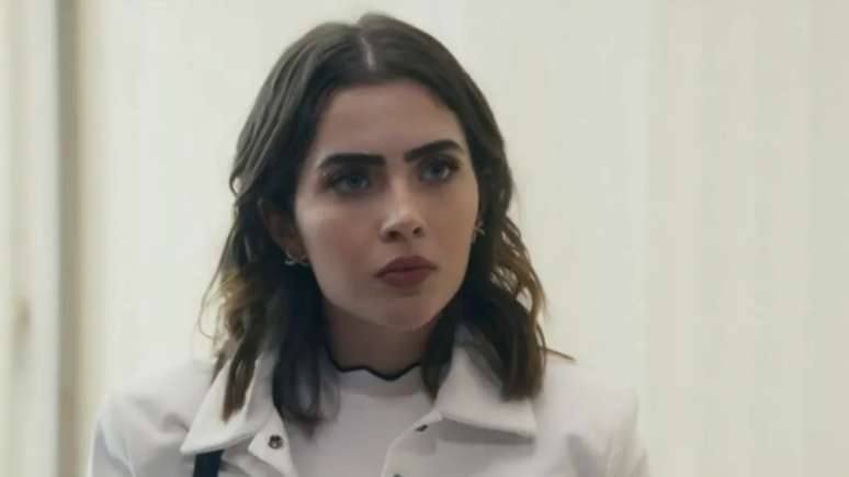 Chiara despairs when she suspects she is Moretti’s daughter in ‘Travessia’