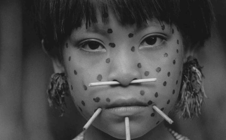 Menina de Mokarita-teri, da nação Yanomami 