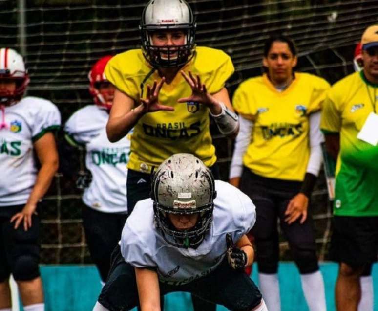 Futebol americano feminino da Lusa realiza seletiva para novas jogadoras