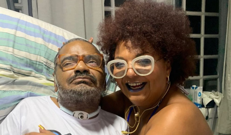 Mulher de Arlindo Cruz, Babi curte momento a dois com o cantor após revelação de namoro.