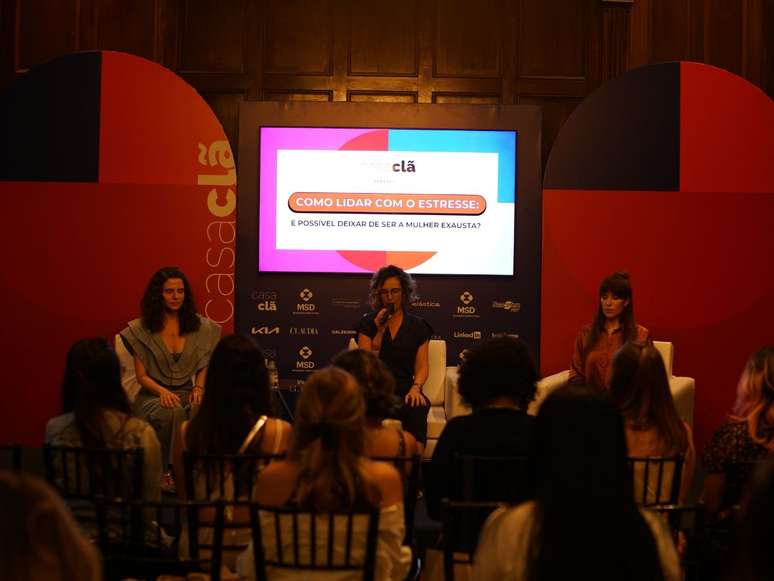 Casa Clan warns against exhaustion and female mental health