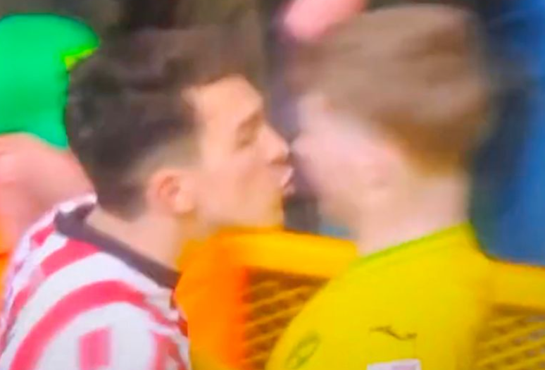 Cena inusitada aconteceu neste domingo, 12, em jogo da segunda divisão disputado por Sunderland e Norwich