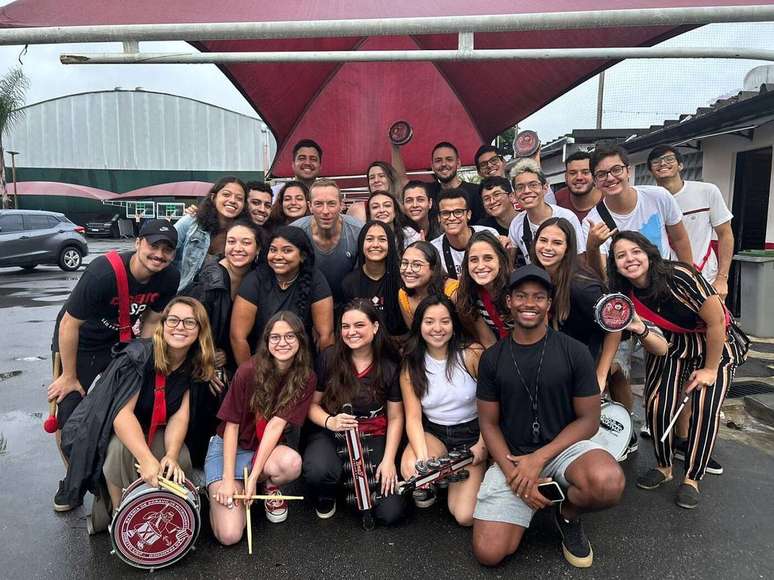 Coldplay: Chris Martin Makes Surprise Visit to USP Student Practice;  I wait