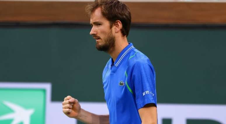 Medvedev is scared, but goes to the round of 16 and faces Zverev in Indian Wells