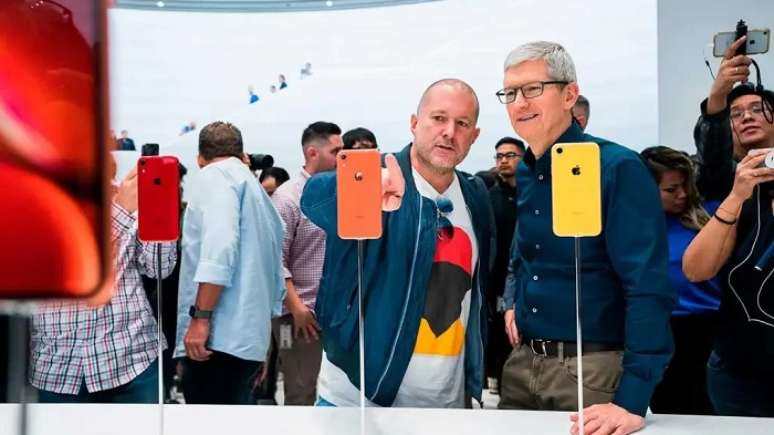 Jony Ive and Tim Cook Jony Ive and Tim Cook
