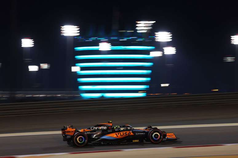Lando Norris no Bahrein. 2023 não começou bem para o britânico e a McLaren