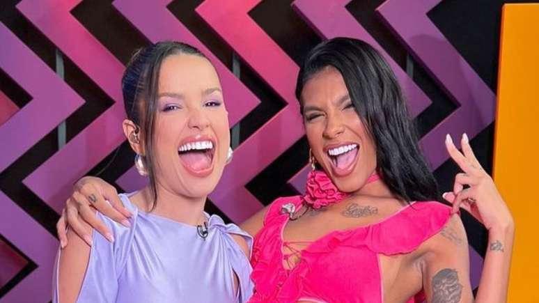 Pocah and Juliette match mini-skirt outfits in the program premiere