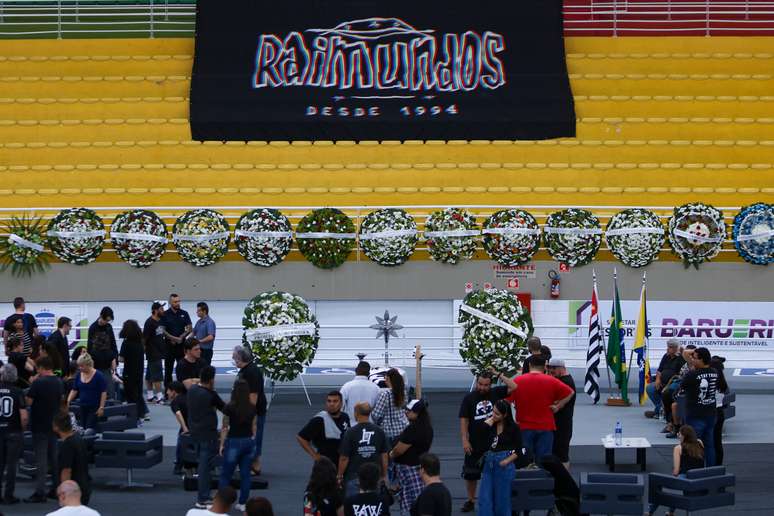 Bandeira do Raimundos foi estendida em arquibancada do Ginásio 