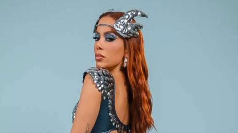Anitta reveals unusual facts for her 30th birthday celebration