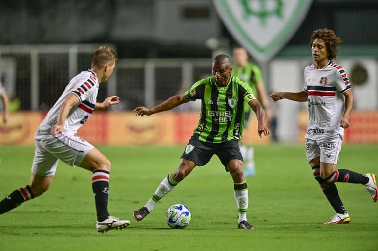 Am rica MG vence o Santa Cruz e avan a na Copa do Brasil