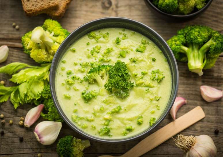 Caldo de brócolis e couve-flor