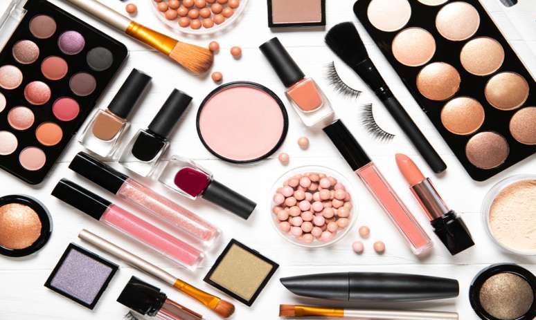 Expired makeup?  Experts explain the risks