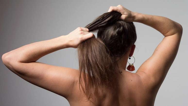 O cabelo das nossas cabe&ccedil;as permaneceu provavelmente como prote&ccedil;&atilde;o do sol