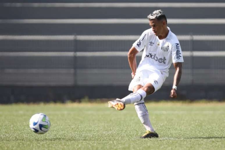 Patati fez o primeiro gol do Santos de pênalti (Foto: Pedro Ernesto Guerra Azevedo / Santos FC)