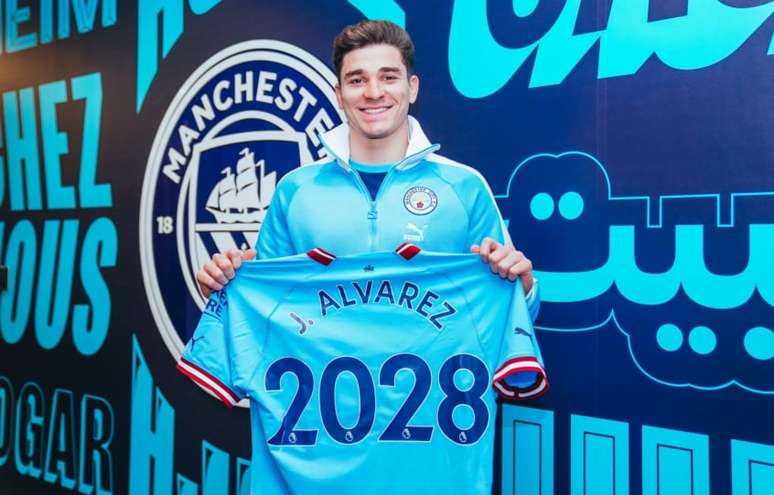 Alvarez renova com o Manchester City (Divulgação/Man City)